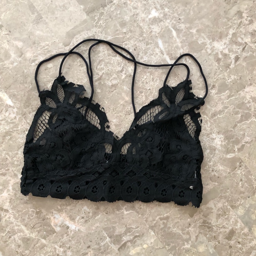 Strappy Scallop Bralette - Picture 7 of 11